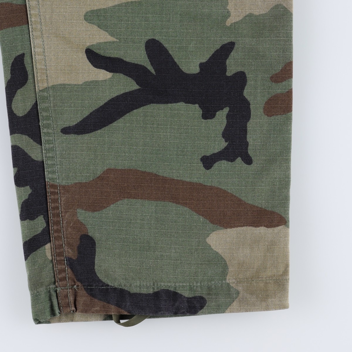 古着 00年代 米軍実品 迷彩柄 ウッドランドカモ リップストップ ミリタリー カーゴパンツ コンバットパンツ USA製 MEDIUM-REGULAR メンズw34相当 /eaa664075 【中古】 【260803】
