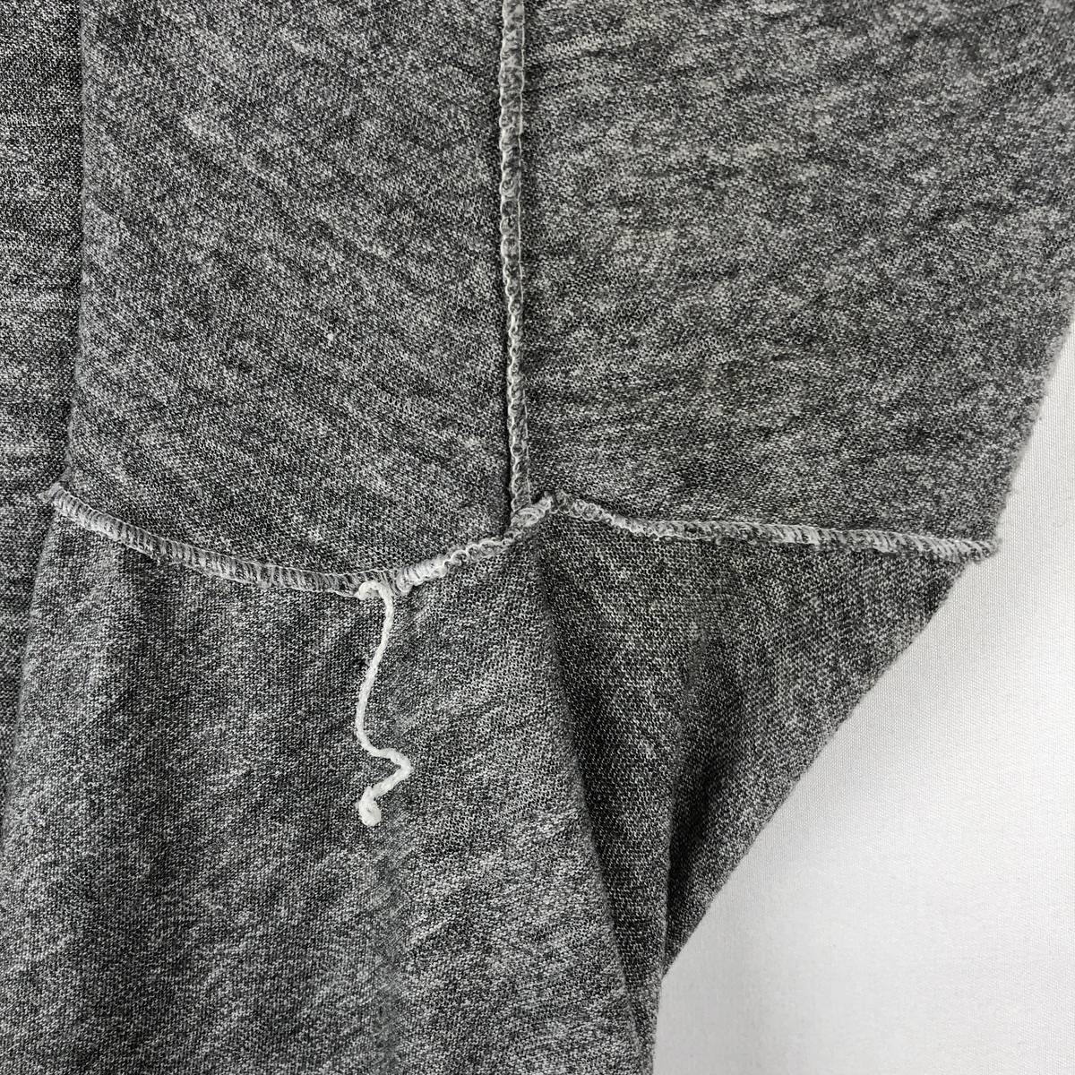 カレッジTシャツ