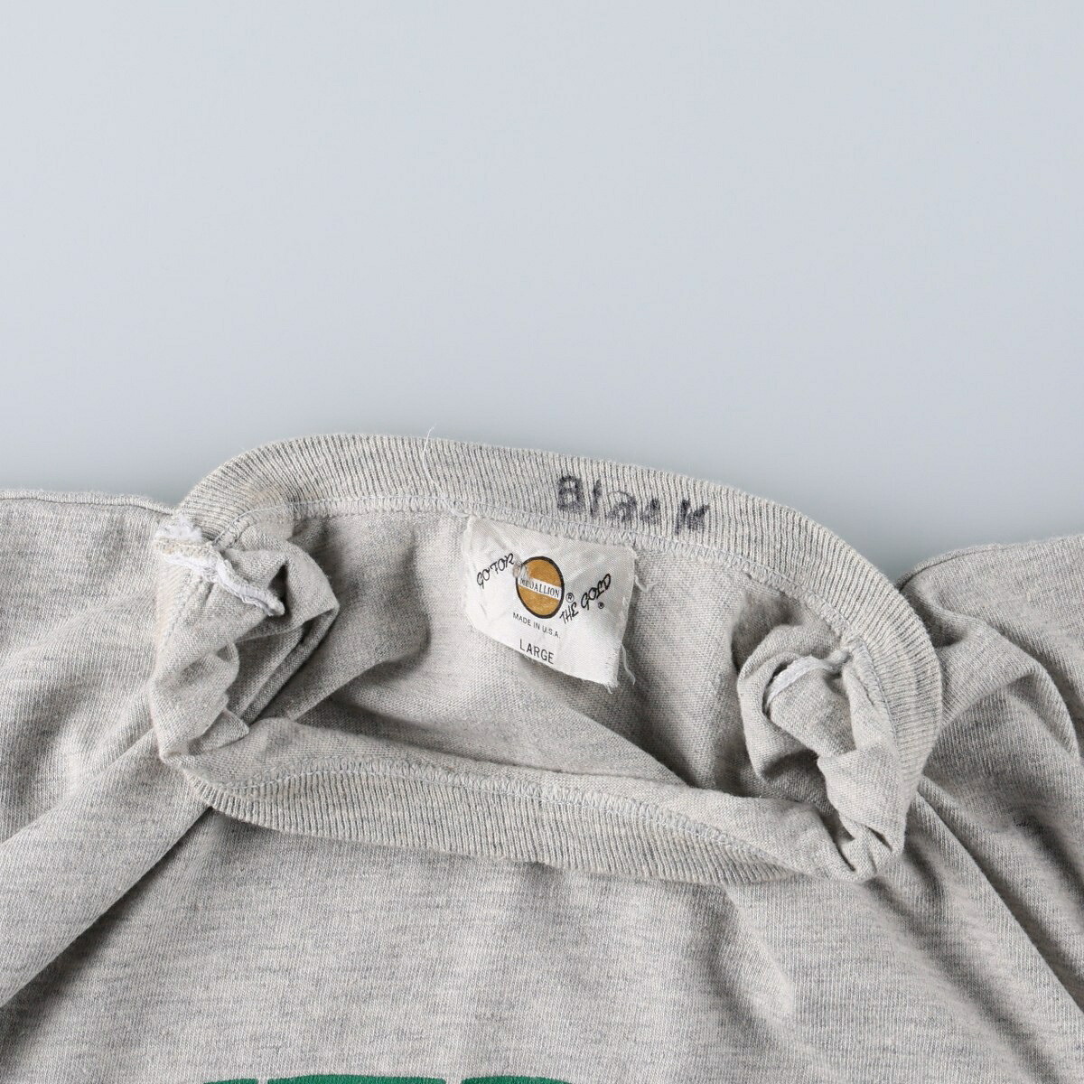 MEDALLION プリントTシャツ