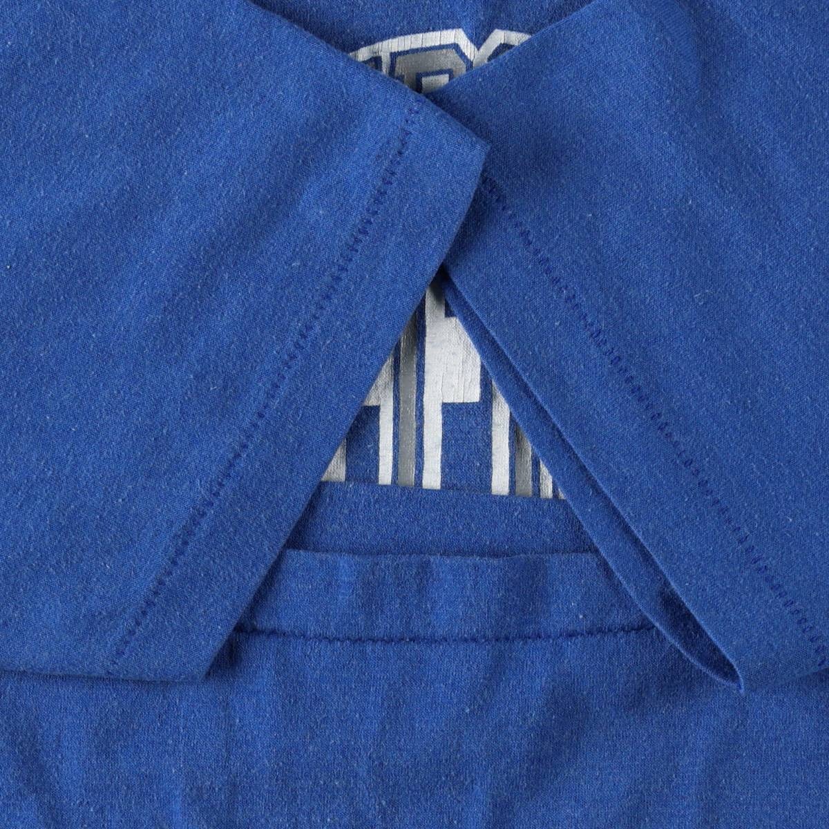 カレッジTシャツ